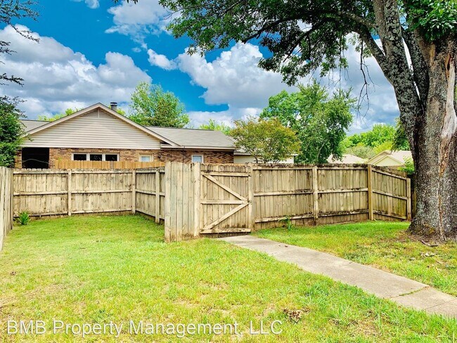 Building Photo - 3 br, 2 bath House - 1821 Young Farm Road