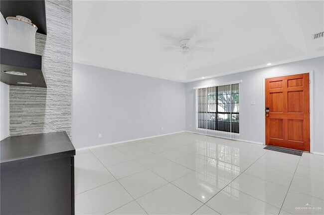 Foto del edificio - 2401 S Jackson Rd