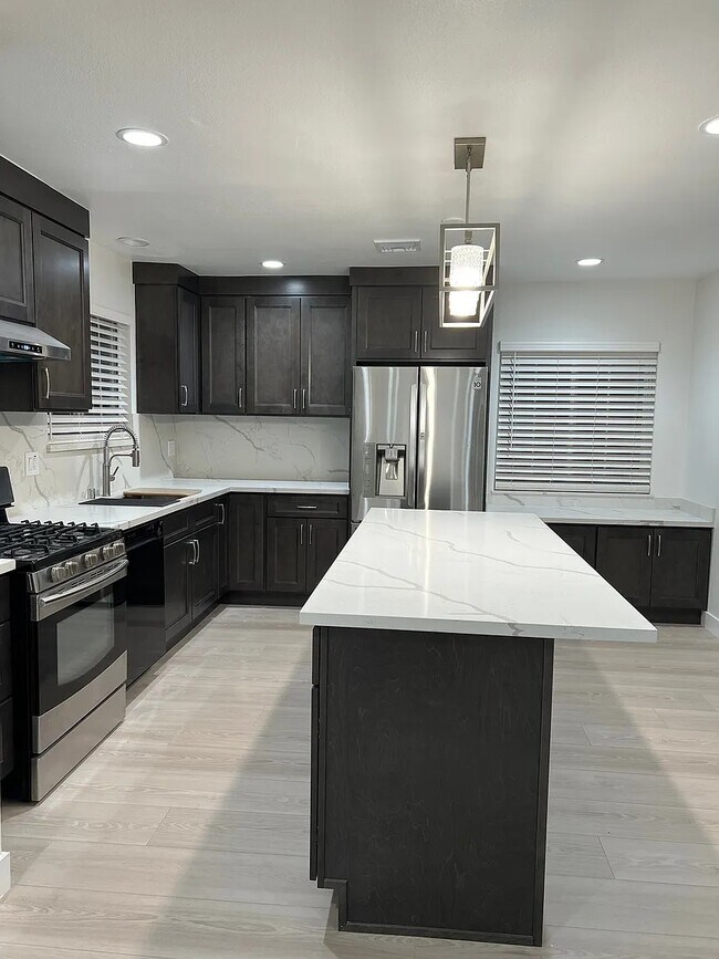 Foto del edificio - 8176 Dale St