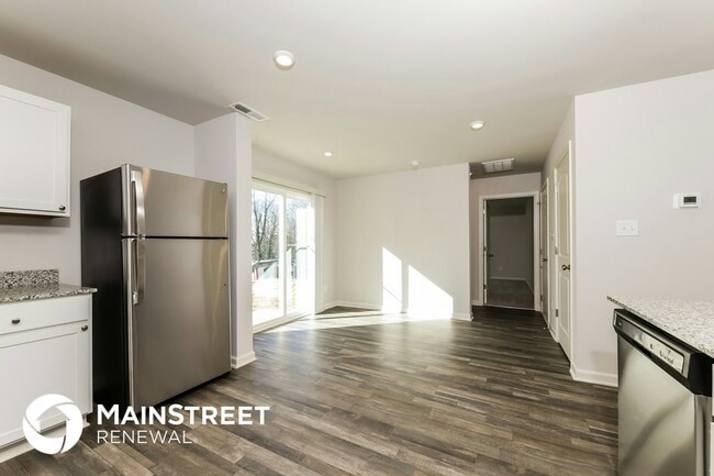 Building Photo - 336 Avon St