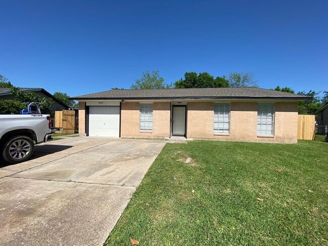 Foto del edificio - 14311 Waterloo Dr