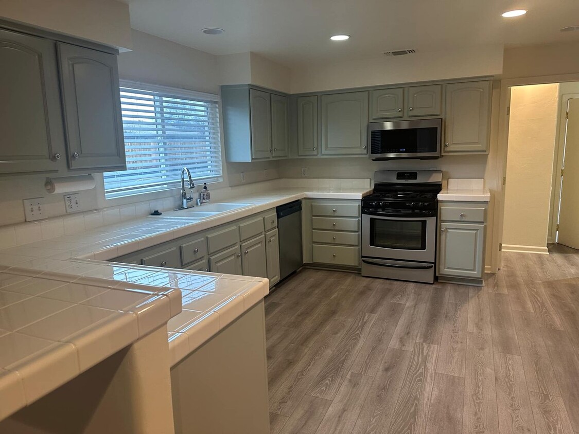 Foto principal - Newly Remodeled 3-Bedroom Home in Citrus H...