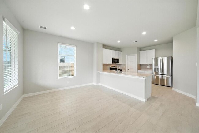 Building Photo - 2643 Village Side Trl