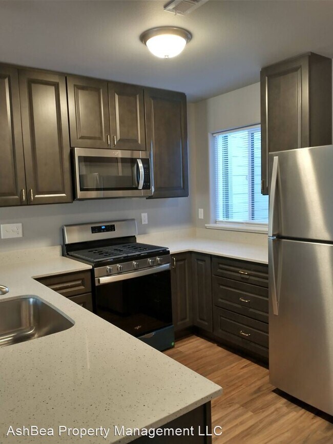 Building Photo - 3 br, 1.5 bath House - 3657 Peter Lane NE