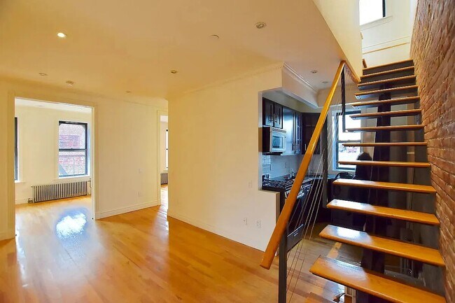 Building Photo - 45 Orchard Street
