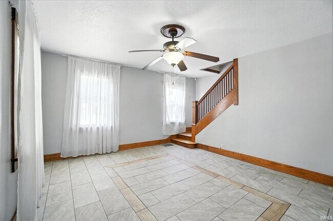 Foto del edificio - 3022 S Wayne Ave