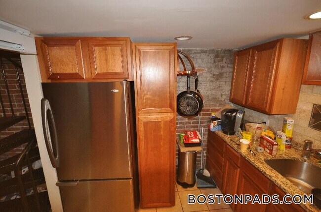 Building Photo - 22 Sussex St