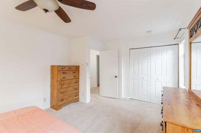 Building Photo - 3BR End-Unit Townhome with Outdoor Oasis –...
