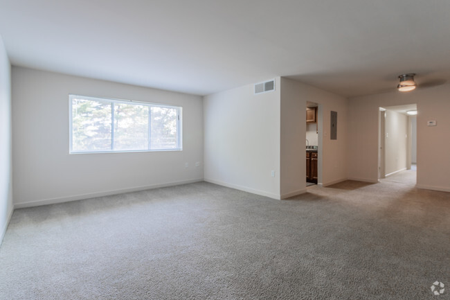 2 BR, 1 BA - 945 SF - Overlook Apartments