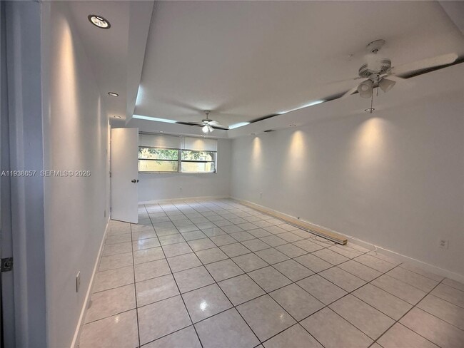 Foto del edificio - 2940 NE 203rd St