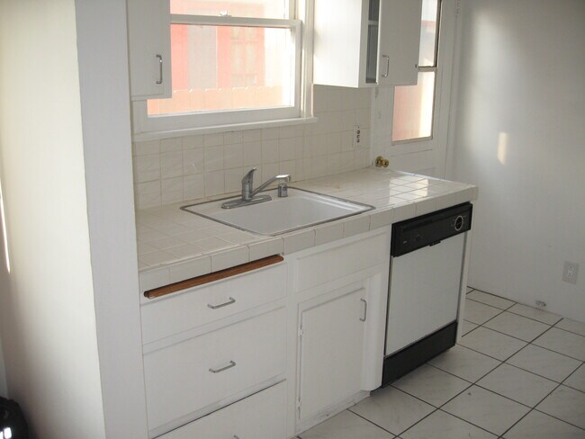 Foto del edificio - 2230 Penmar Ave