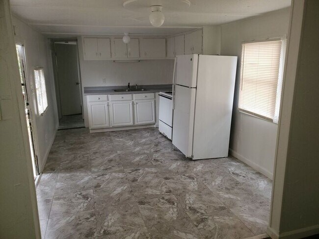 Building Photo - 1208 Kawahee Ln