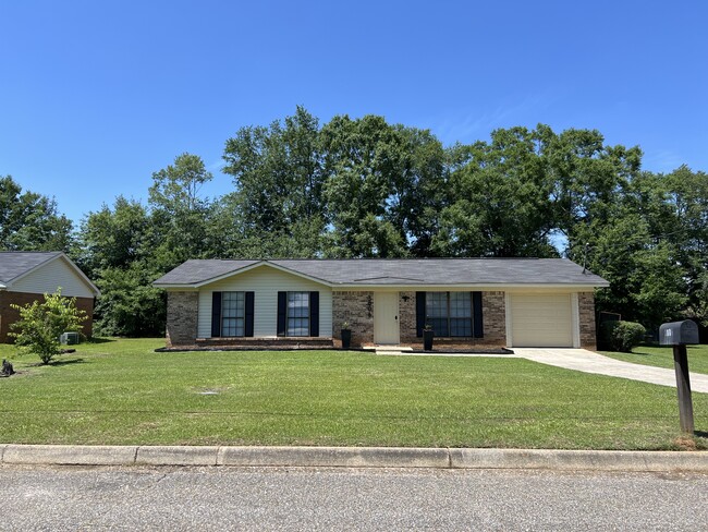 Includes garage with washer and dryer - 3006 Nottingham Way