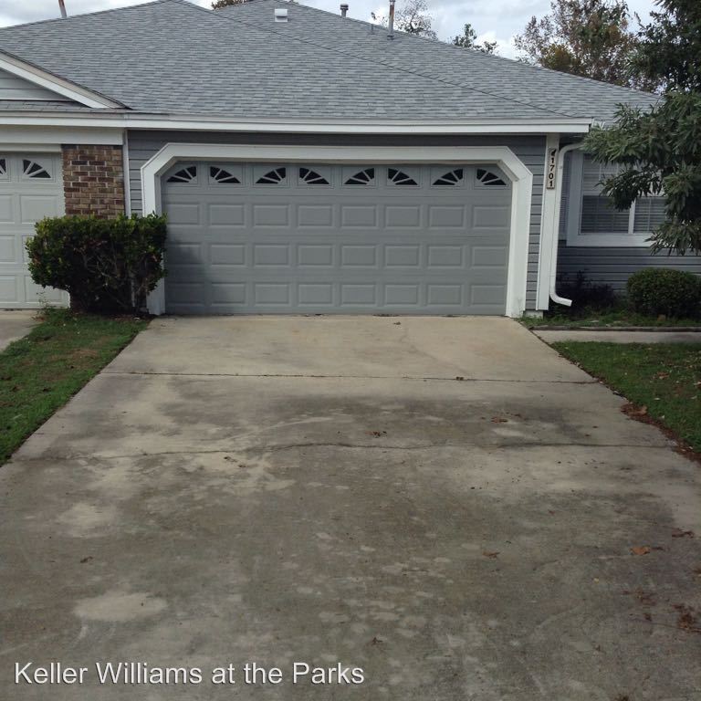 Primary Photo - 1701 Torrington Cir