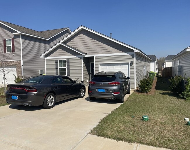 Building Photo - Wonderful Four Bedroom Home! Close to Ft. Jackson!