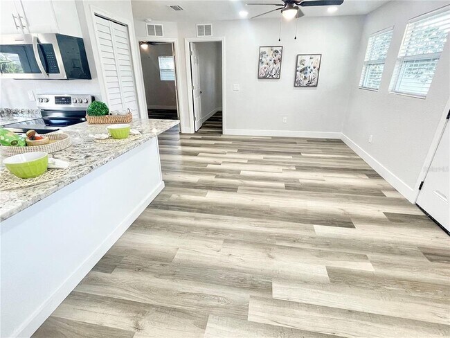 Foto del edificio - 4408 W Wallace Ave