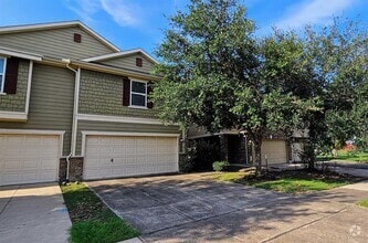 Building Photo - 8018 Chasewood Dr