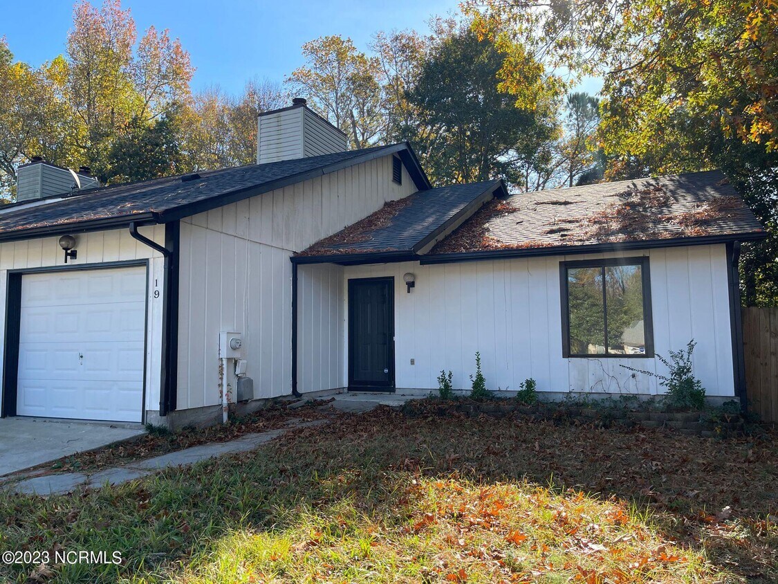 19 S Onsville Pl, Jacksonville, NC 28546 Townhome Rentals in