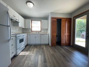 Building Photo - 350 Stone Creek Dr