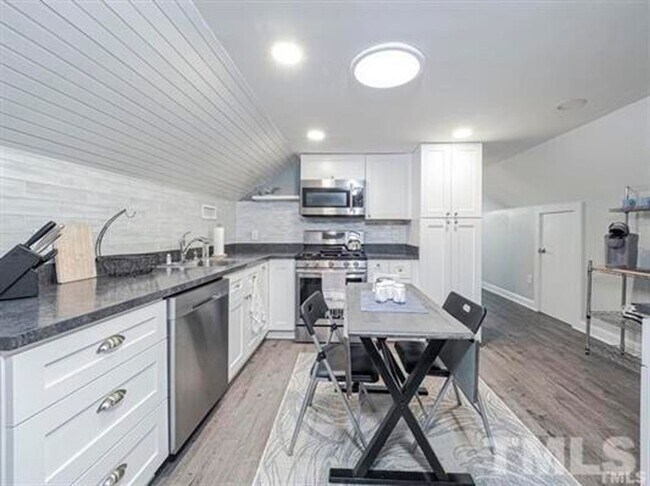 Foto del edificio - 113 Urban Drive - Bev Roberts Rentals and ...