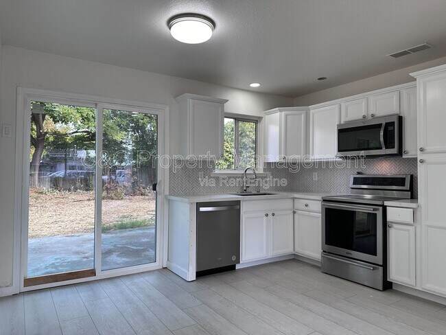 Foto del edificio - 8709 Sangria Way