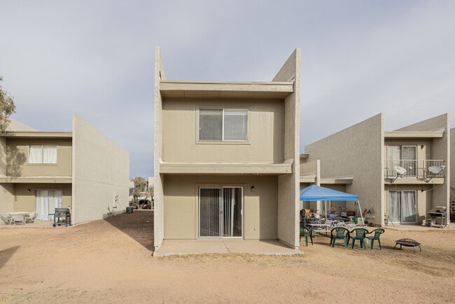 Foto del edificio - 2833 E Kathleen Rd