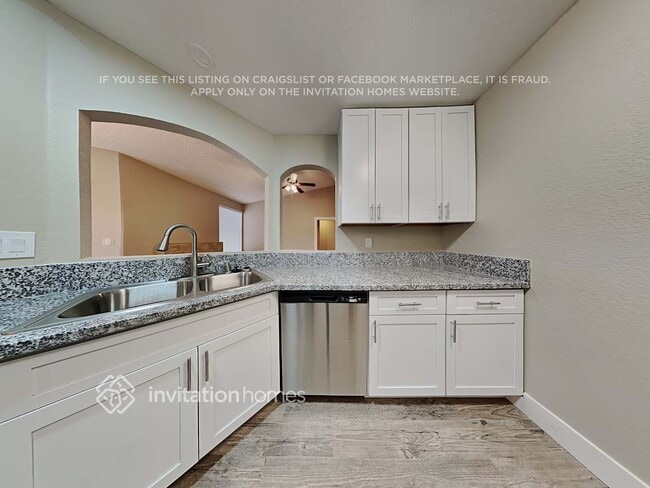 Foto del edificio - 1413 Braided Mane Cir