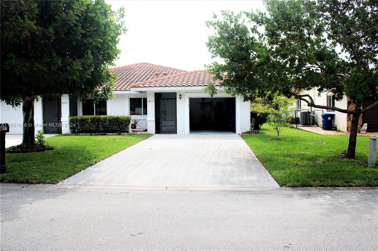 Primary Photo - 3297 NW 120th Ave