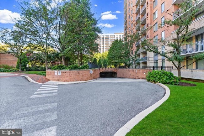 Foto del edificio - 11700 Old Georgetown Rd