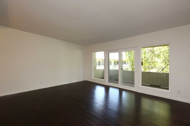 Foto del edificio - Wonderful, 2nd floor Condo Centrally Locat...