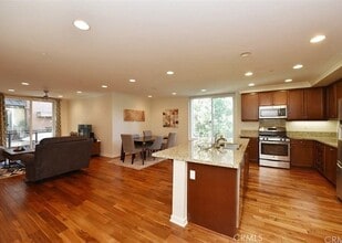 Building Photo - 533 Rockefeller