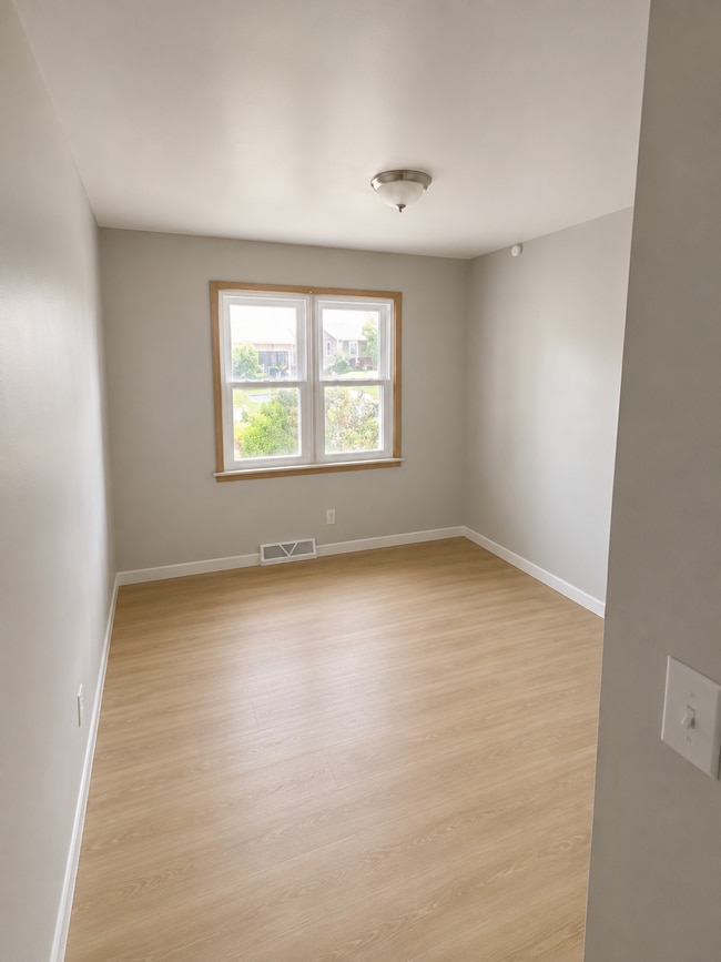 Building Photo - 3715 Knoll Ridge Dr