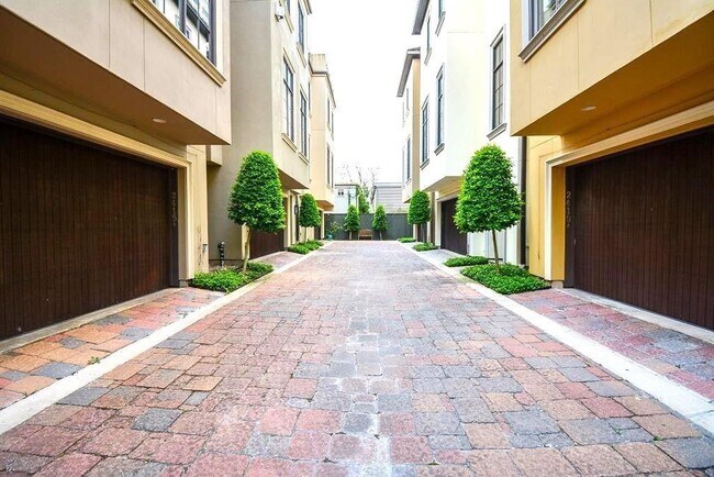 Foto del edificio - 2419 Brazoria St