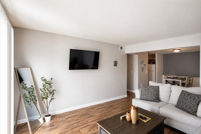 Building Photo - Highland Ridge Apartments
