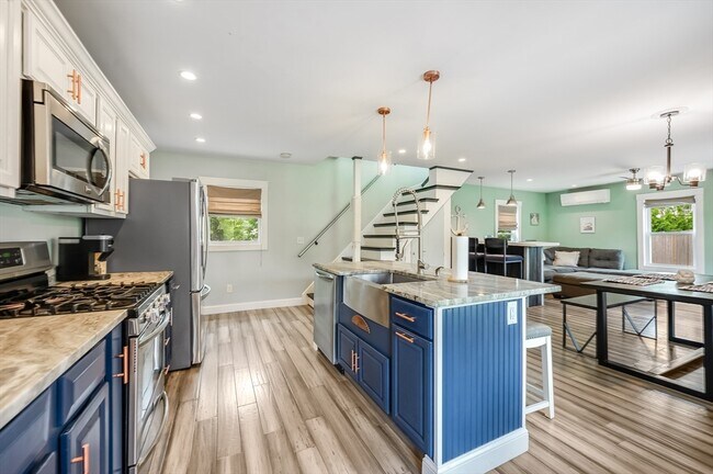 Building Photo - 32R Bass Ave