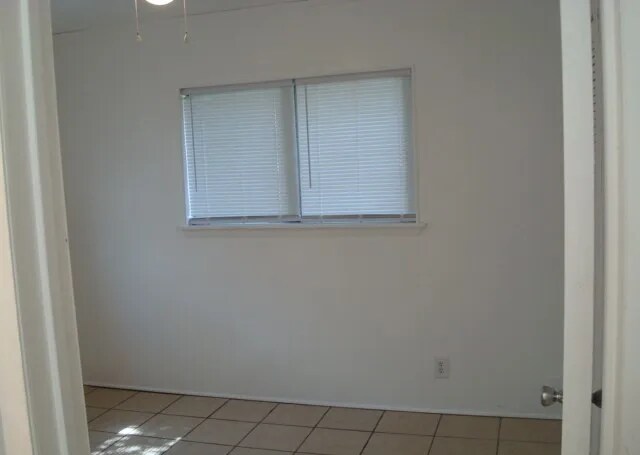 Building Photo - 4530 El Simpatico St