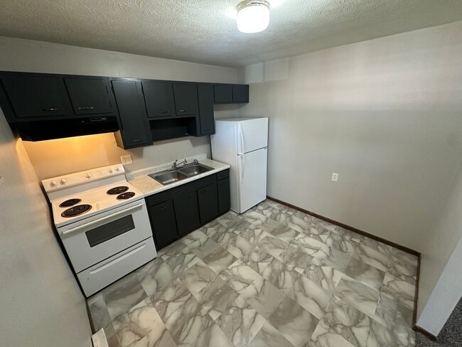 Building Photo - 3501 Elm St