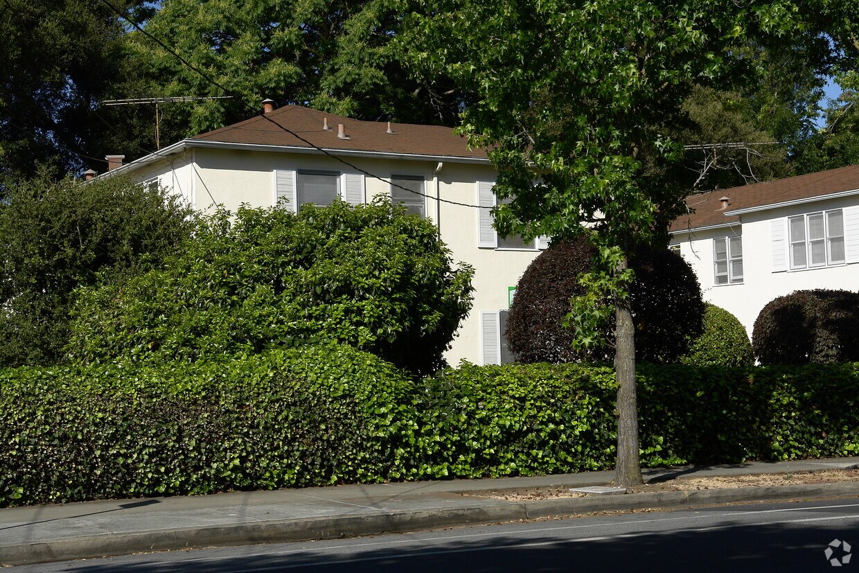 Building Photo - 1035 Laurel St