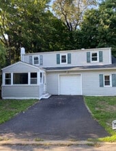 Building Photo - 34 Oak St