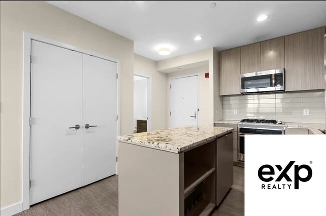 Foto del edificio - 80 Fenwood Rd