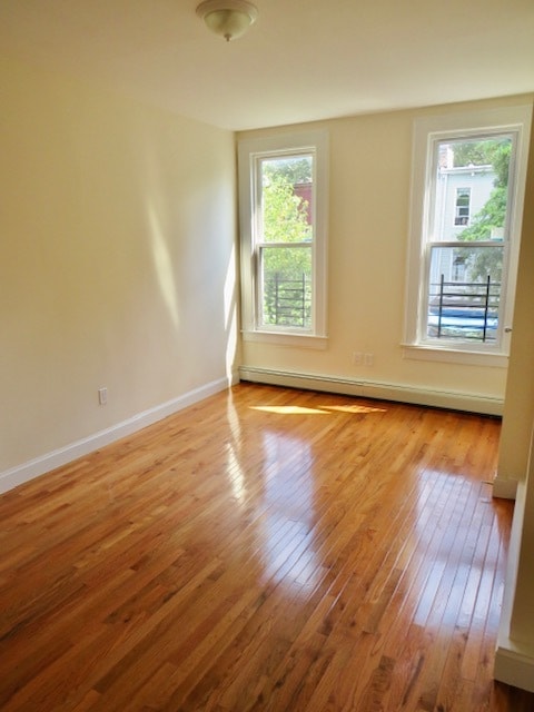 Building Photo - 78 Moffat St