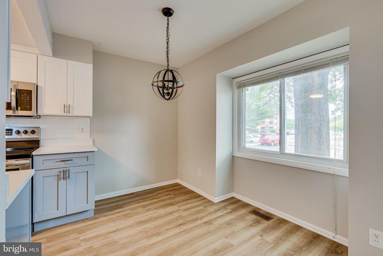 Foto principal - 204 Sanderson Dr