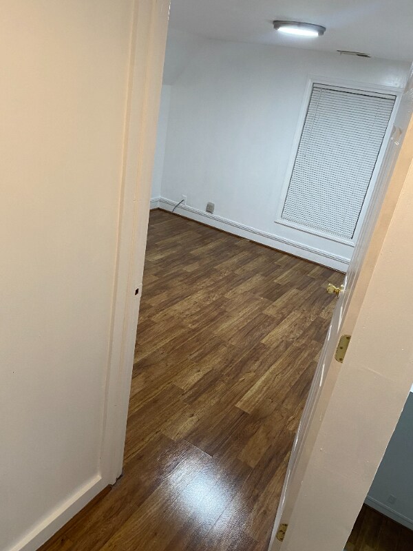 Foto del edificio - 527 N Main St
