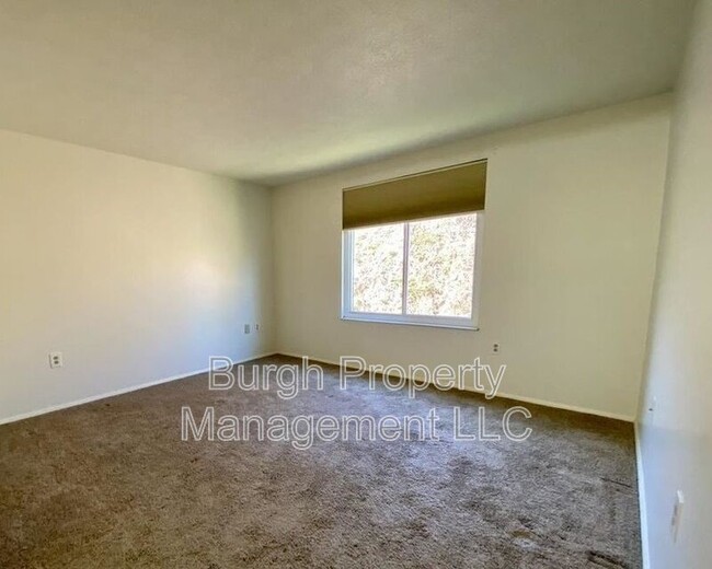 Foto del edificio - 27708 Evergreen Run