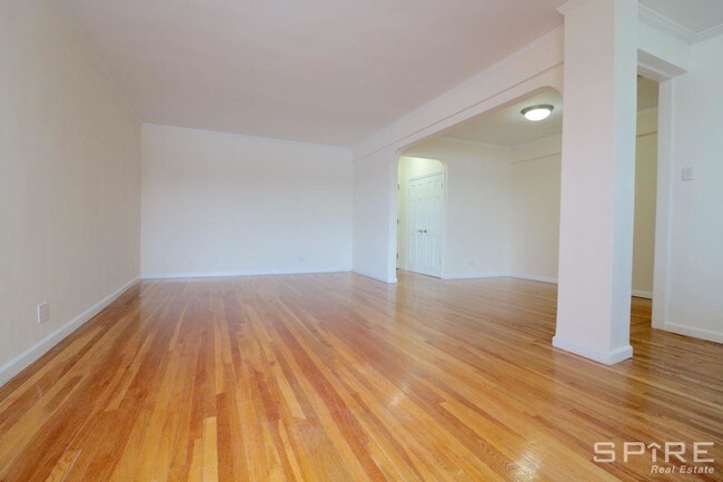 Building Photo - 15818 Riverside Dr W