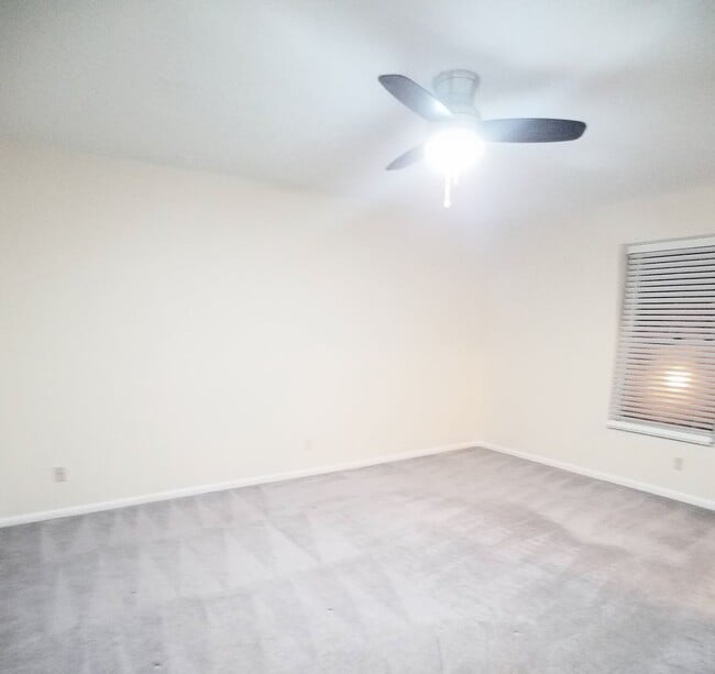 Building Photo - Beutiful 1/1  Condo x Rent in Winter Park ...