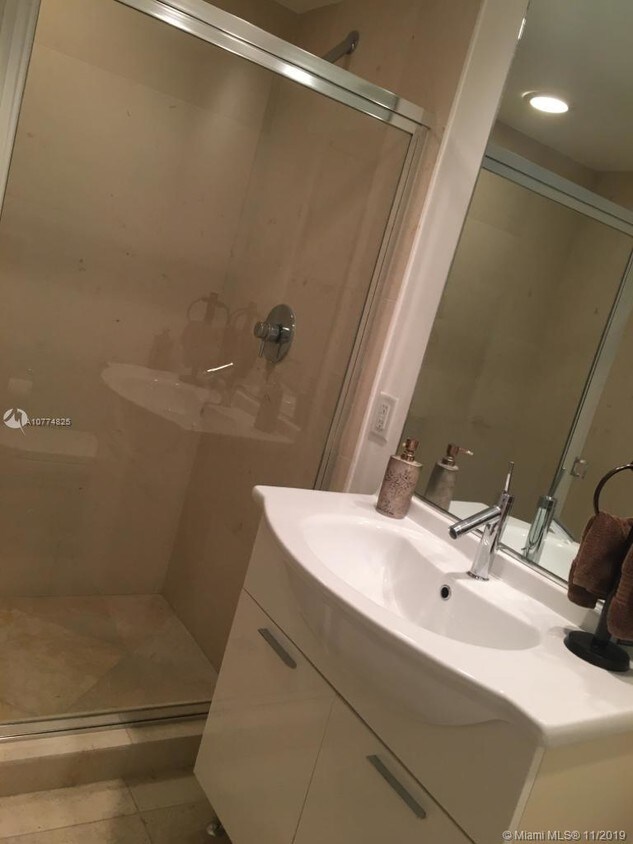 Foto principal - 495 Brickell Ave
