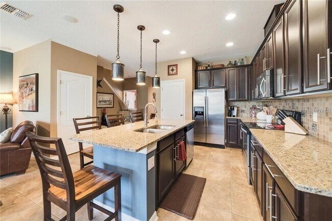 Building Photo - 2750 River Landing Dr