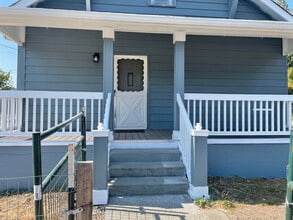 Building Photo - 219 2nd Ave NE