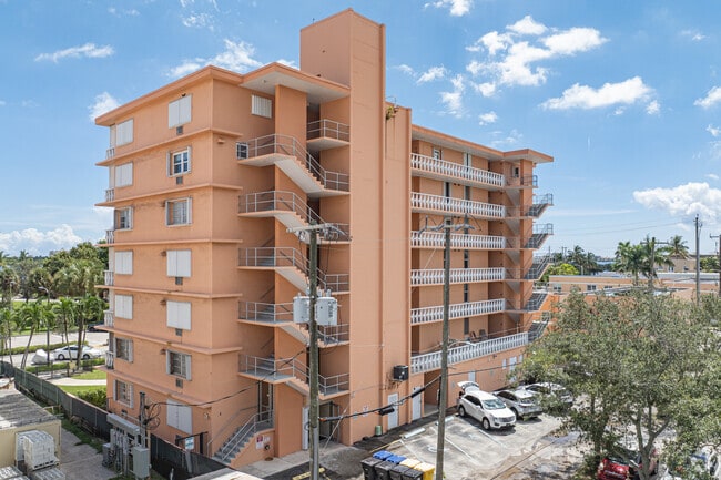 Gulstream of Lake Worth